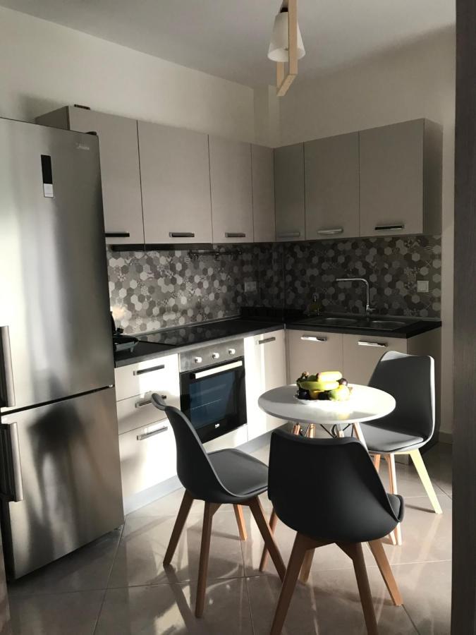 Cyclops Luxury Apartments อีกูเมนิทซา ภายนอก รูปภาพ