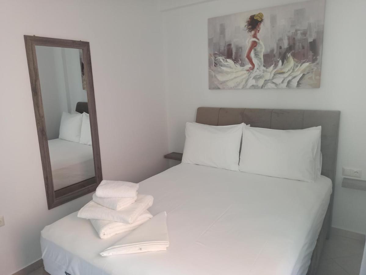 Cyclops Luxury Apartments อีกูเมนิทซา ภายนอก รูปภาพ