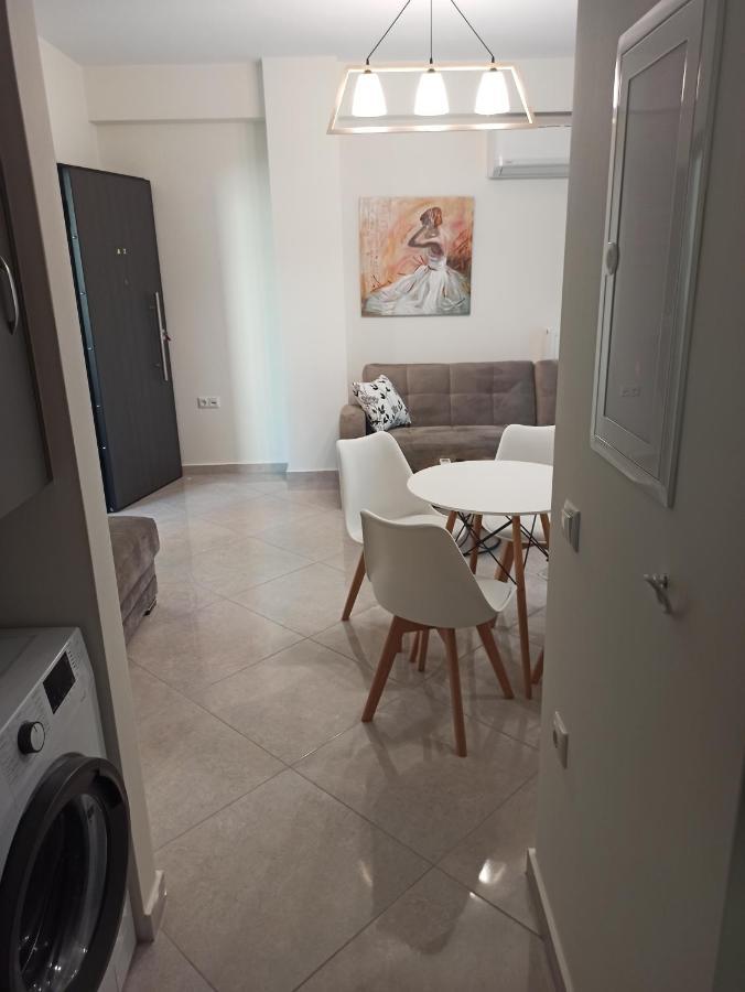 Cyclops Luxury Apartments อีกูเมนิทซา ภายนอก รูปภาพ