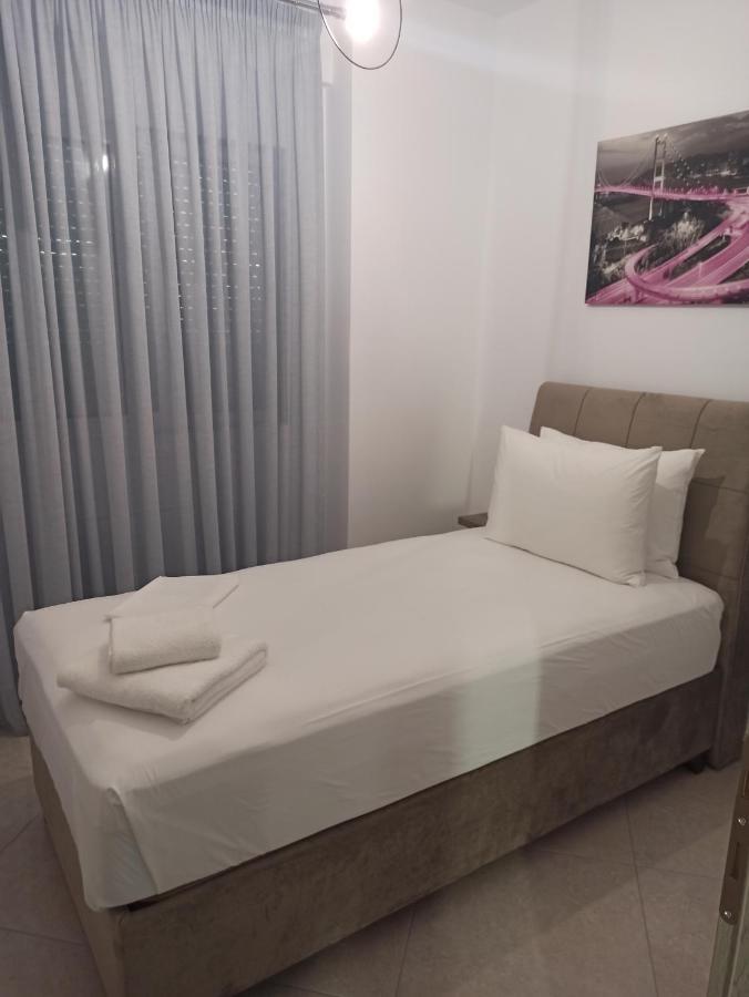 Cyclops Luxury Apartments อีกูเมนิทซา ภายนอก รูปภาพ