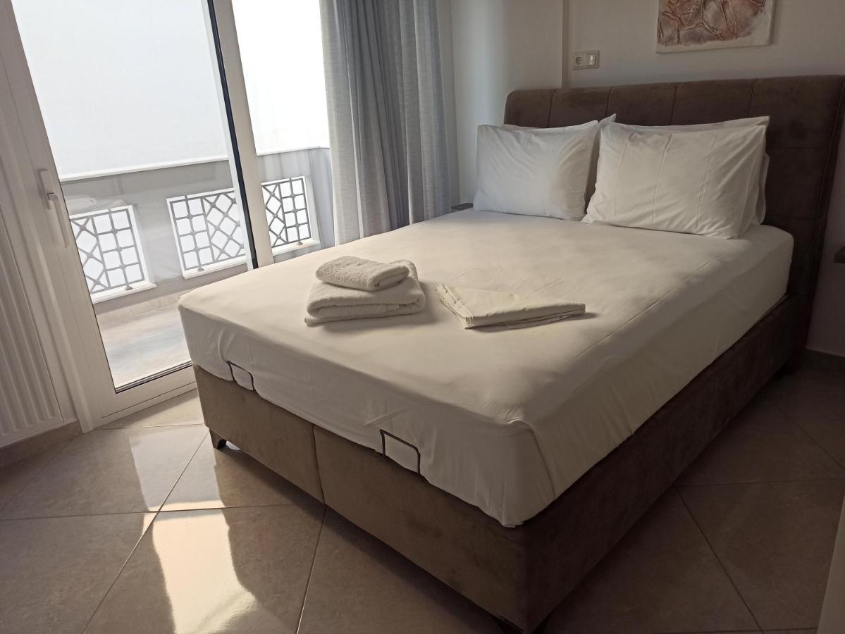 Cyclops Luxury Apartments อีกูเมนิทซา ภายนอก รูปภาพ